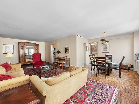 4th image of 15 W 72nd St APT 8C