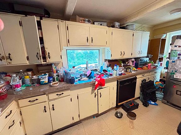 2nd image of 156 Main St
