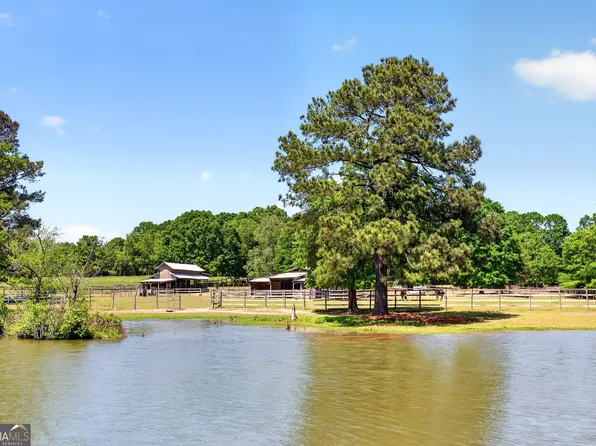511 McIntosh Rd, Brooks, GA 30205