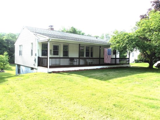 585 Charlton St, Southbridge, MA 01550