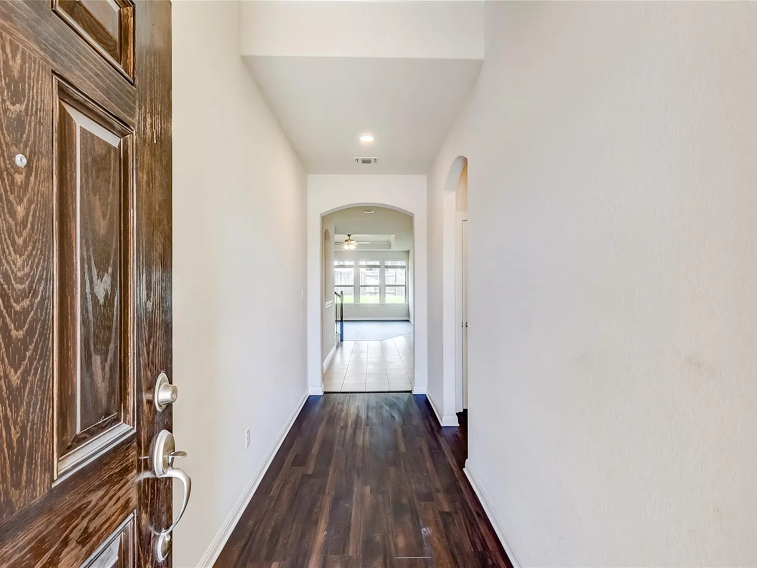5 bed, 4.0 bath, 3270 sqft, $2,800 — Photo 4