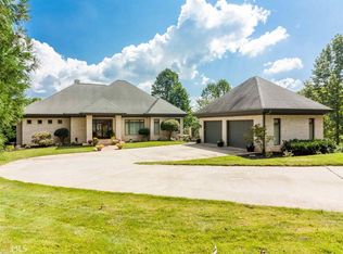 228 Orchard Ct, Clarkesville, GA 30523