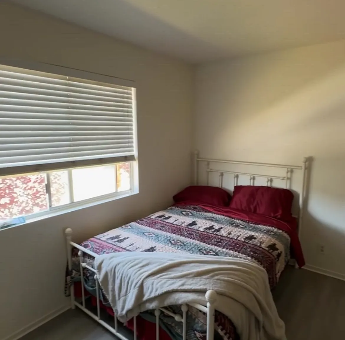 2 bed, 858 sqft, $1,995 — Photo 3