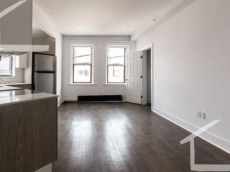 11 Queensberry St #49A — Photo 5
