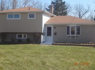 101 Dover Dr, Buffalo, NY 14224