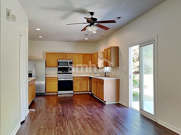 5th image of 21 Druid Hill Ct