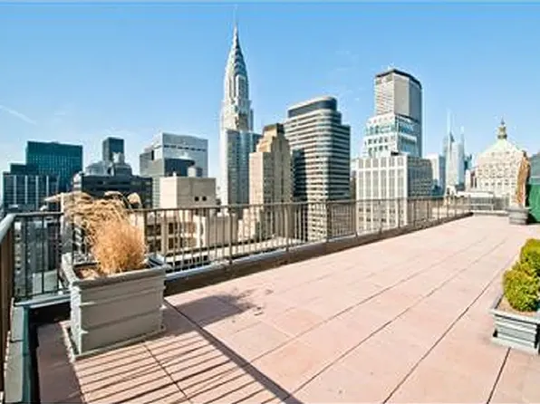 212 East 47th Street image 14 of 16