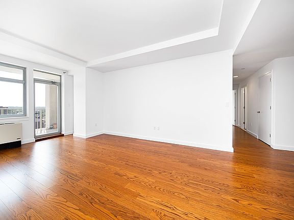 4th image of 40-22 College Point Blvd Unit Ph3m