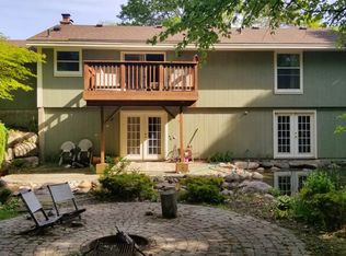 11380 Windrow Dr, Eden Prairie, MN 55344