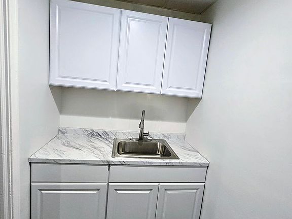 5th image of 42 N 8th St APT 2M