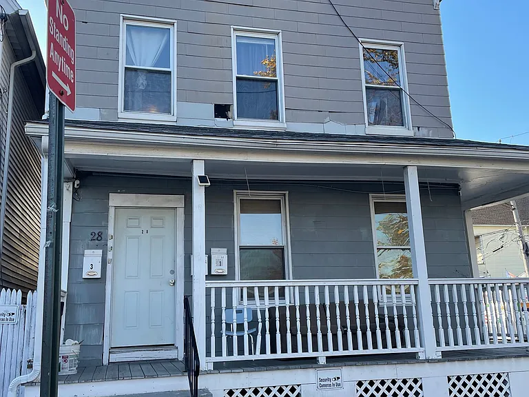 28 Cedar St #3 — Photo 23