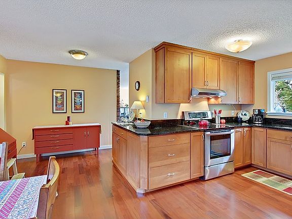 5th image of 9431 NE Eric Ave