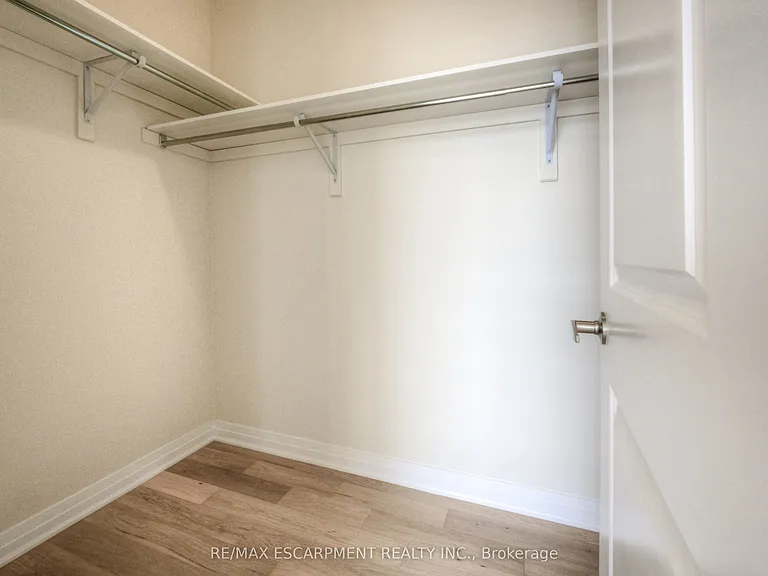 104 Settlers Rd E — Photo 36