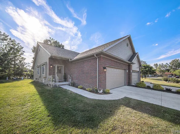 804 Chelsea Rdg, Howell, MI 48843