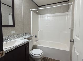 7329 114th St #165, Flushing, MI 48433
