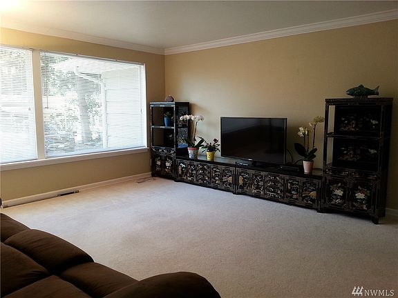 4th image of 10608 Sherwood Dr SW