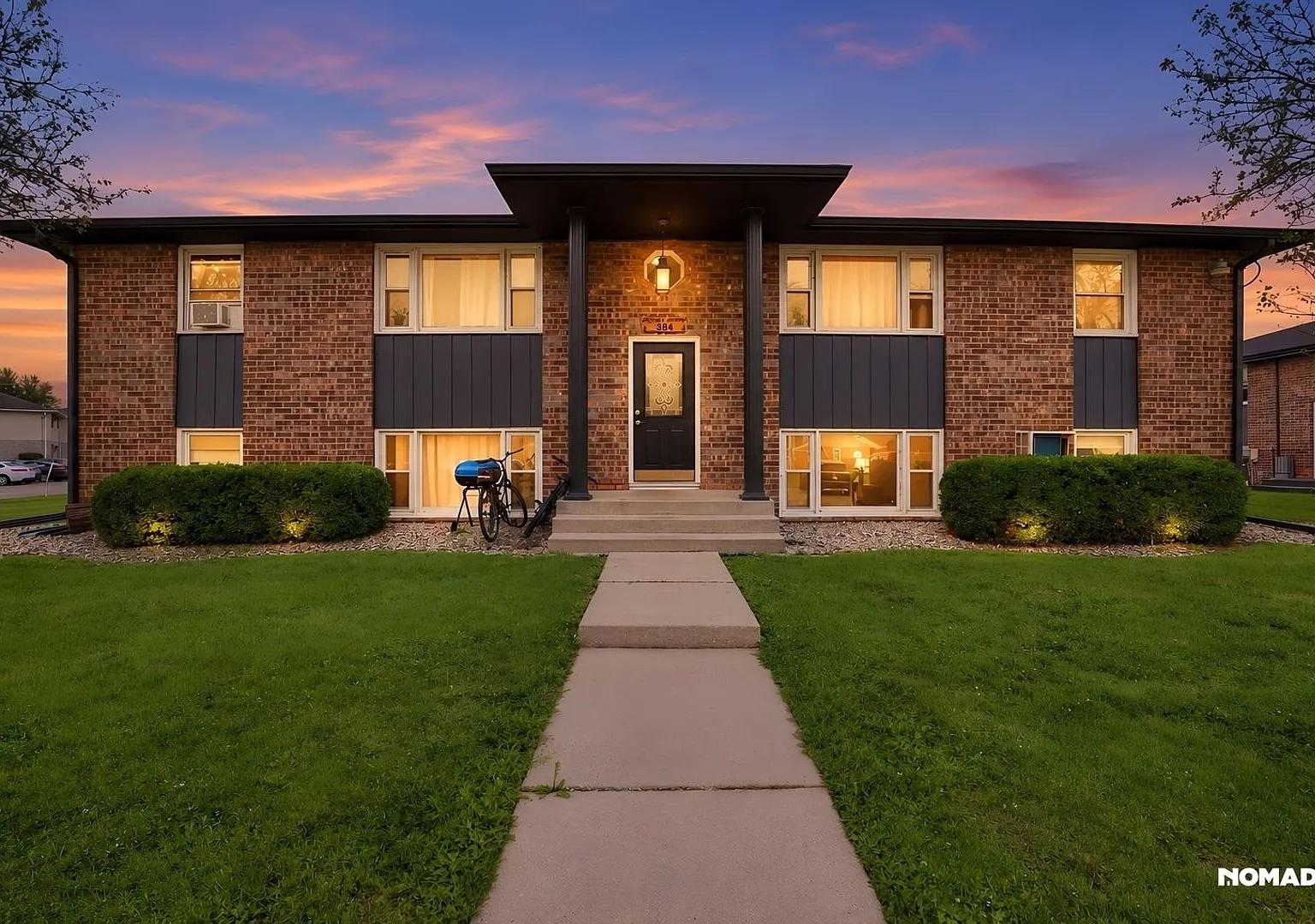 Charming 1BR Duplex in Manteno — Photo 1