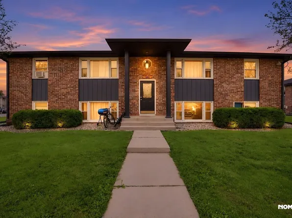 384 N Birch St APT 4, Manteno, IL 60950