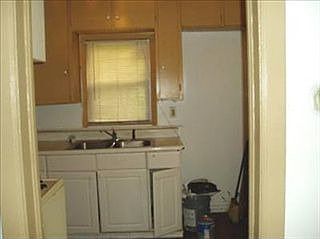 2nd image of 2324 Wood St