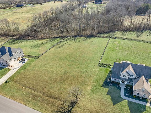 4th image of 150 Chrisman Oaks Trl