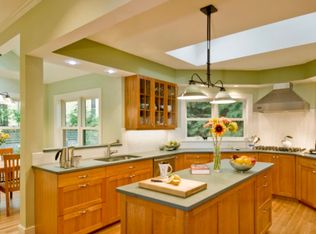 15 Summer St, Peabody, MA 01960