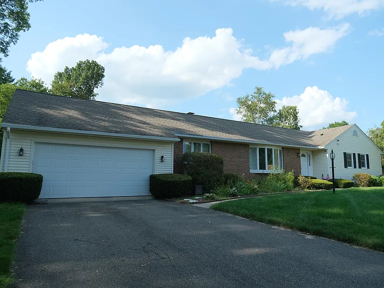 51 Valley View Cir — Photo 2