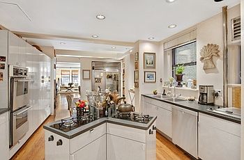 5th image of 17 W 71st St APT 2A