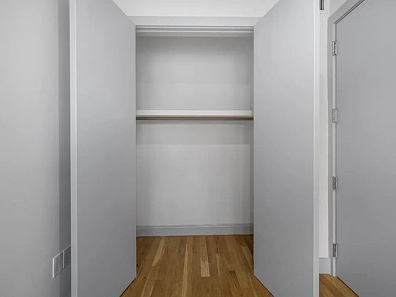 5th image of 347 Lorimer St #2B