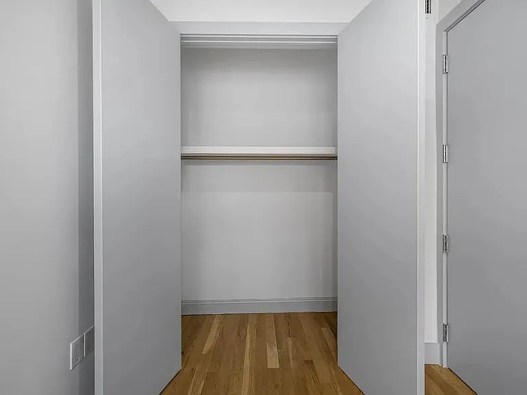 347 Lorimer St #2B — Photo 5