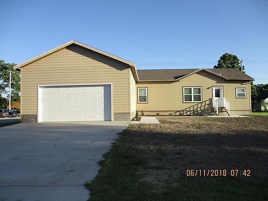 1st image of 511 E 12th Wr Wood Riv NE