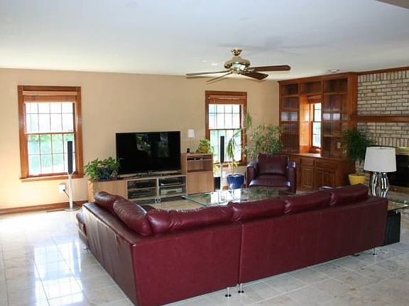 2nd image of 4739 Bridle Path Ct