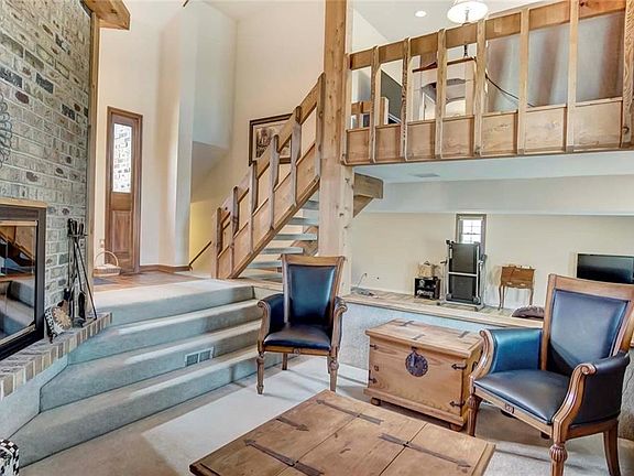 2nd image of 1156 Park Pl