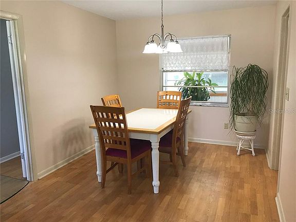 5th image of 628 Northern Oaks Ave