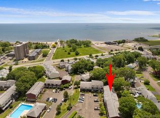 64 Savin Park UNIT 64, West Haven, CT 06516