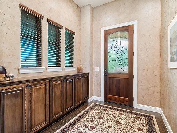 4th image of 8560 Majestic Lake Ct