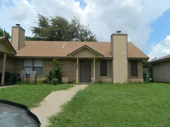 304 Shady Valley Dr, Mansfield, TX 76063