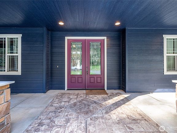 3rd image of 547 Lone Oak Road