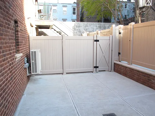 Rented by Residents Team | media 3