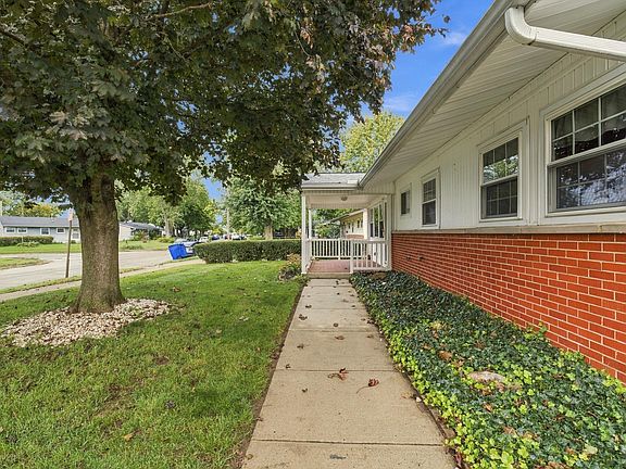 3rd image of 148 Richards Dr