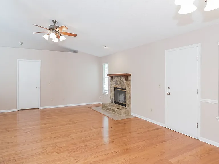 471 Moby Dick Dr N — Photo 3
