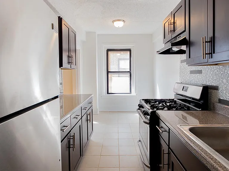 120 South Harrison — Photo 8