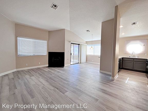 3rd image of 5052 S Rainbow Blvd Unit 202