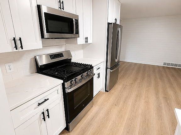 5th image of 8238 Ravine Rd