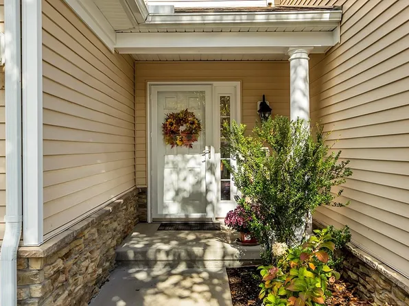 12 Bowood Ln #12, Marlborough, MA 01752