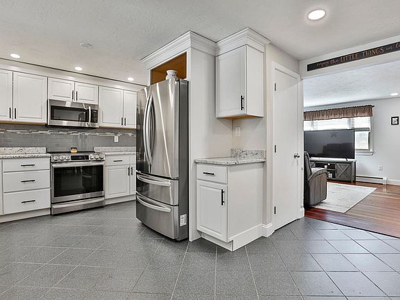 2nd image of 67 B Kienia Road