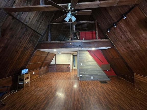 4th image of 974 Miller Ave