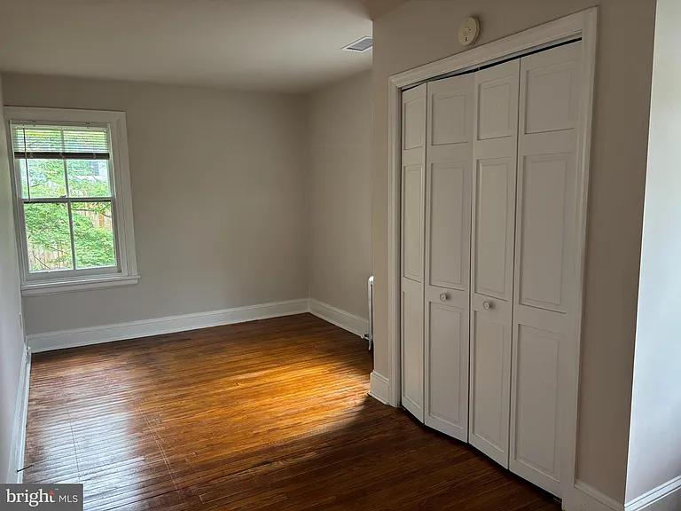132 Plant Ave — Photo 10