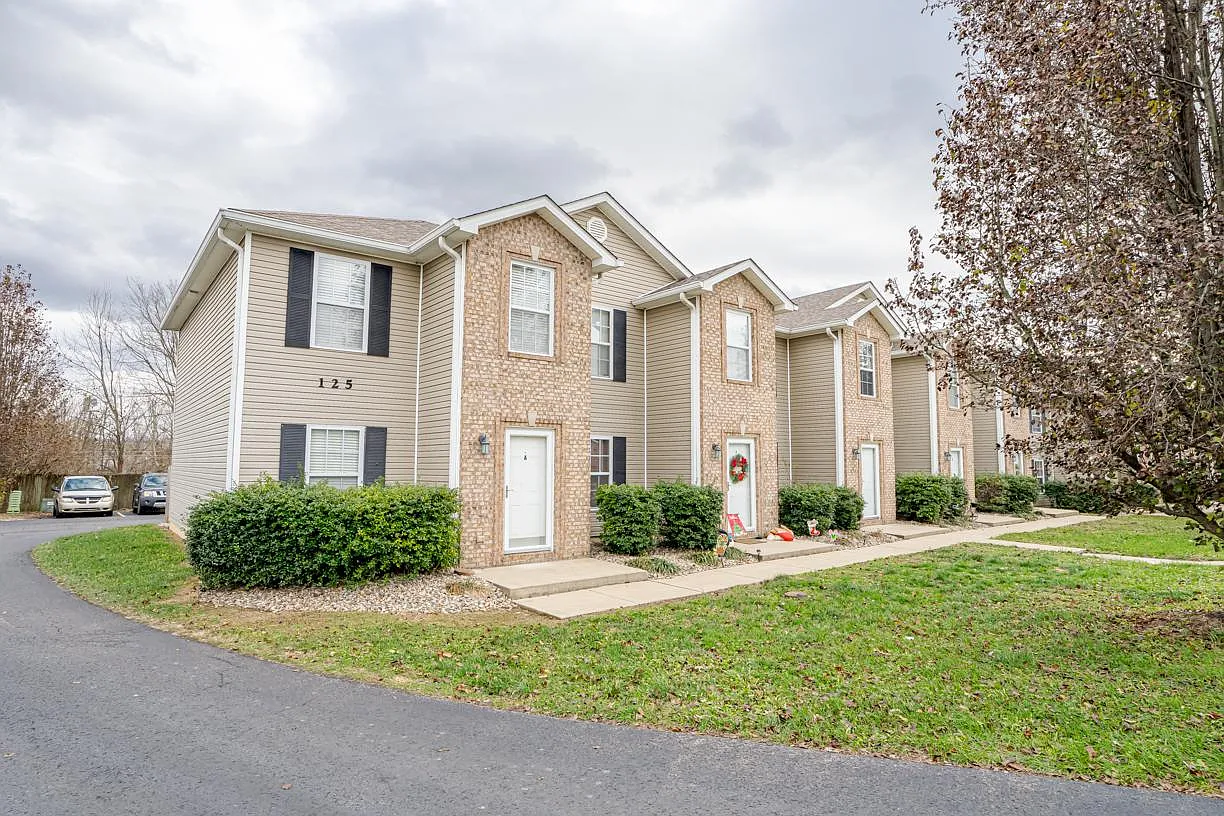 125-A Raleigh Dr. - 125 Unit D — Photo 4