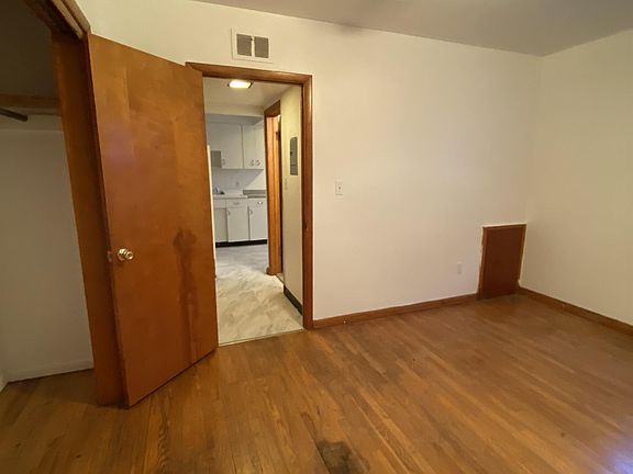 4th image of 4201 Rocky River Dr #5