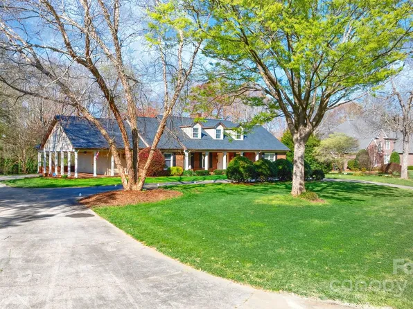 4025 4th Street Ln NW, Hickory, NC 28601